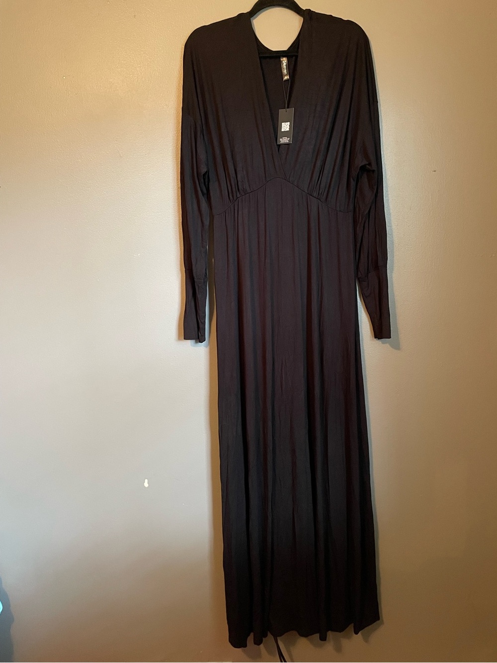 NWT 24 Seven Sz 2X Women’s Black Long Sleeve Midi V-neck Babydoll Stretch Dress!